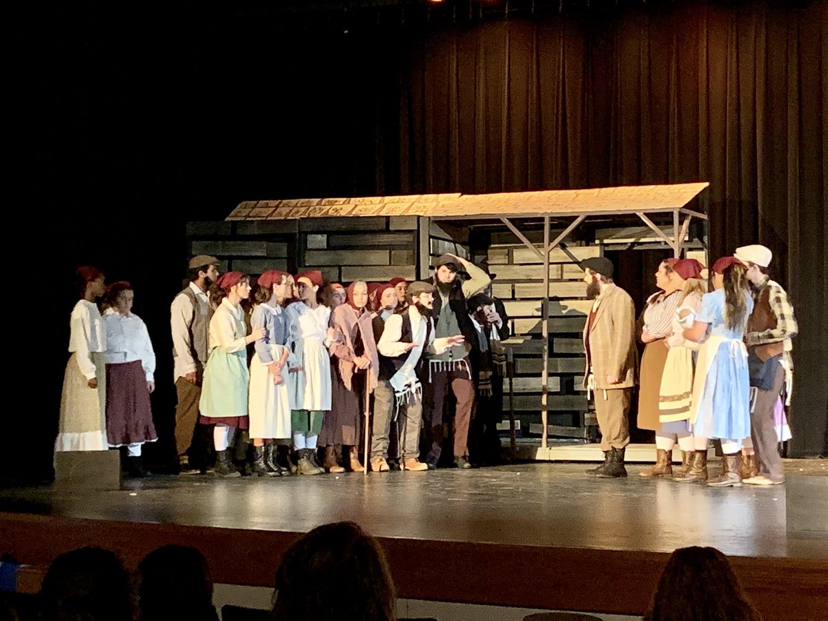 jcghenry's tweet photo. Ended my #adayinschoolpr with a dinner with our Senior PALS group followed by FHC’s production of “Fiddler on the Roof.” https://t.co/72JYWg0KZW