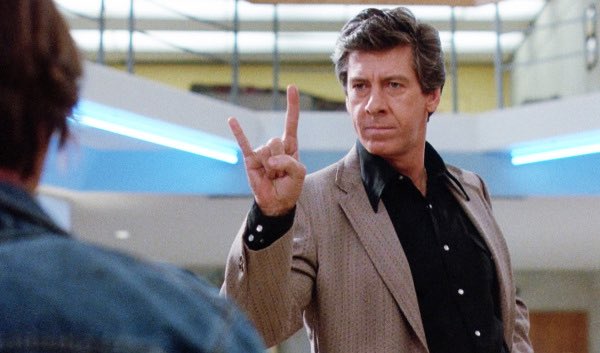 Fletcher Mackel On Twitter Does Barry Manilow Know You Raid His
