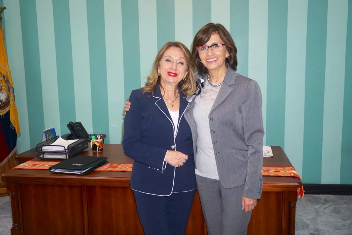 MaEulaliaMora's tweet photo. “En la #CasaTurismoCuenca queremos asesorarle, guiarle y motivarle, para invertir, regular, fortalecer y promocionar su emprendimiento turístico”.

¡Hoy la aperturamos junto a nuestra querida ministra @PradoHolguin! https://t.co/ipFQ0ISpYY