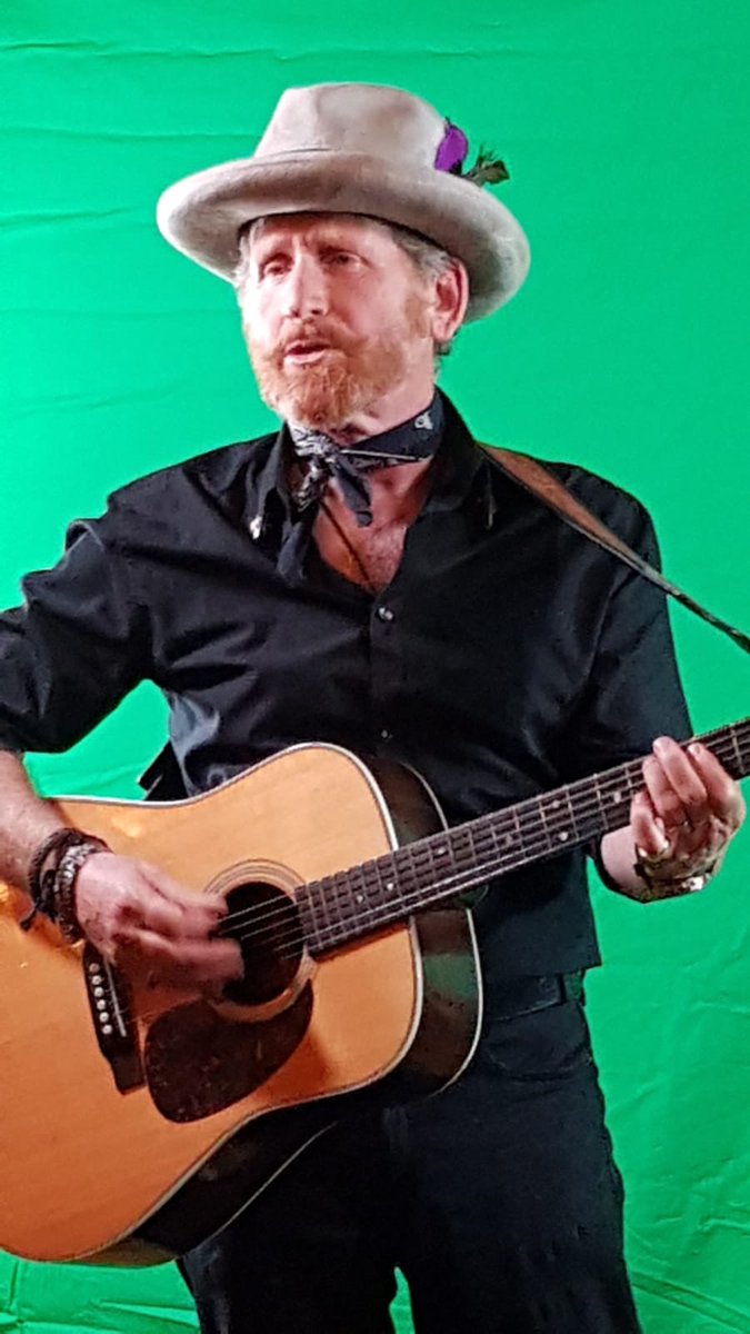 PRambow's tweet photo. Video shoot on Tuesday. Using GreenScreen. The magic happens in editing. Tx @fretsore #malcolmdoherty @wheatsheafTbec @gazdevere #ThingsAreNotLookingGood https://t.co/okPUkpWYs2