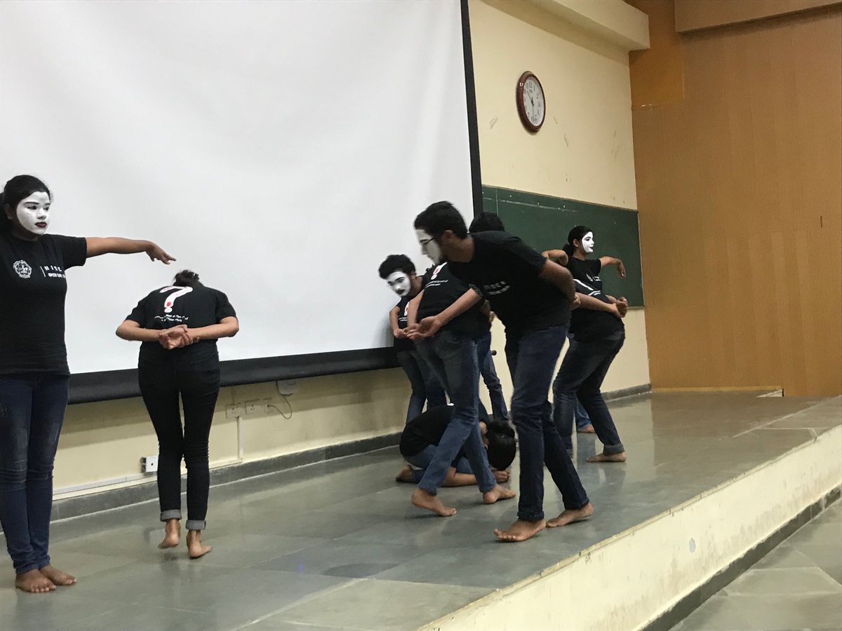 kuruhoornambi's tweet image. The show begins #Miming Biological Processes ⁦@SBSNISER⁩  #Int.MSc 2018 batch