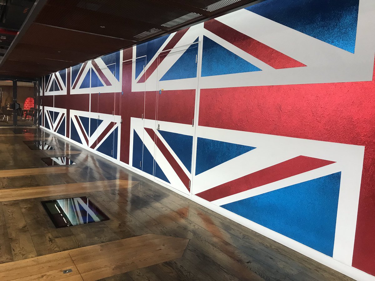 jvdrongelen's tweet photo. Londen | voorbereidingen treffen Retail Inspiration trip @Kegaretail #work #takingretailfurther https://t.co/EWyslzDj9m