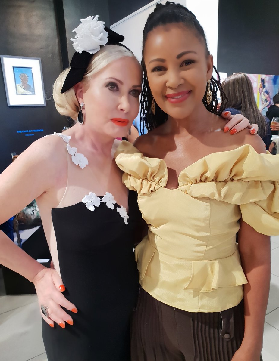 PalluSA's tweet photo. No introduction needed here ! With the lovely a @GerriLive #bokehfff #bokehfff2019 #IamLoco . https://t.co/rzhQy5bMm1