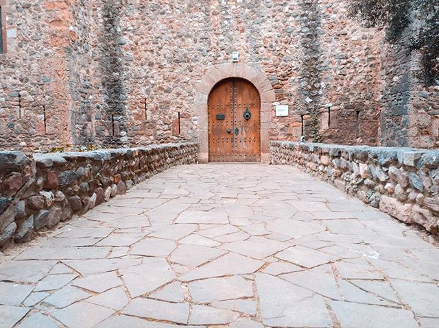 barnosell's tweet photo. Entrada al Castillo Cartoixa de Vallparadís (S.XII) Terrassa (Vallès Occidental - Barcelona)
#terrassa #vallparadis #cartoixadevallparadis #cartoixadevallparadis #barcelona #raconsde_catalunya #catalunya #visitcatalunya #poblacions_de_catalunya #TopCatal… https://t.co/eIjr4HwJJz https://t.co/t2iiHq1gV5