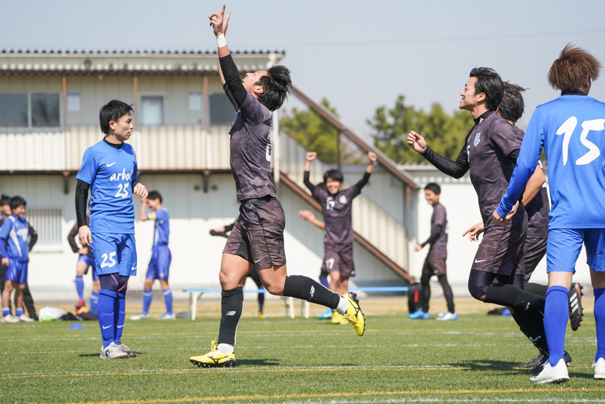 ソサイチ 7 8人制サッカー フットサルの大会を開催 エフチャンネル Auf Twitter ソサイチとは 7人制のサッカー オフサイドがない ゴールキックではなくゴールスロー 交代自由 5号ローバウンド球 コートサイズはサッカーの約4分 ソサイチ 7 8人制サッカー フットサルの大会を開催 エフチャンネル Auf Twitter ソサイチとは 7人制のサッカー オフサイドがない ゴールキックではなくゴールスロー 交代自由 5号ローバウンド球 コートサイズはサッカーの約4分