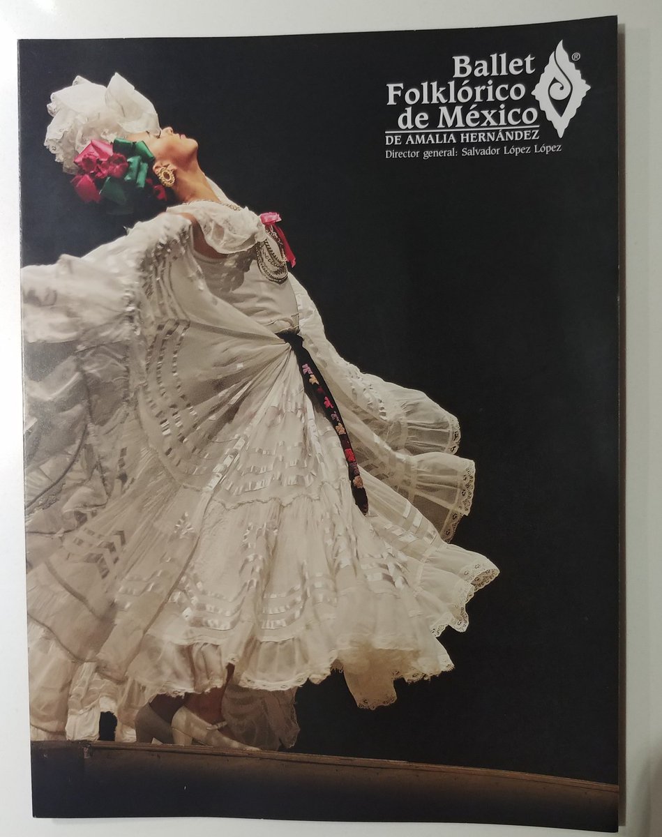 StellaSheehan's tweet photo. What a wonderful performance by @BalletAmalia at the beautiful @PalacioOficial ! #STL2Mexico https://t.co/zqw4BXAPJD