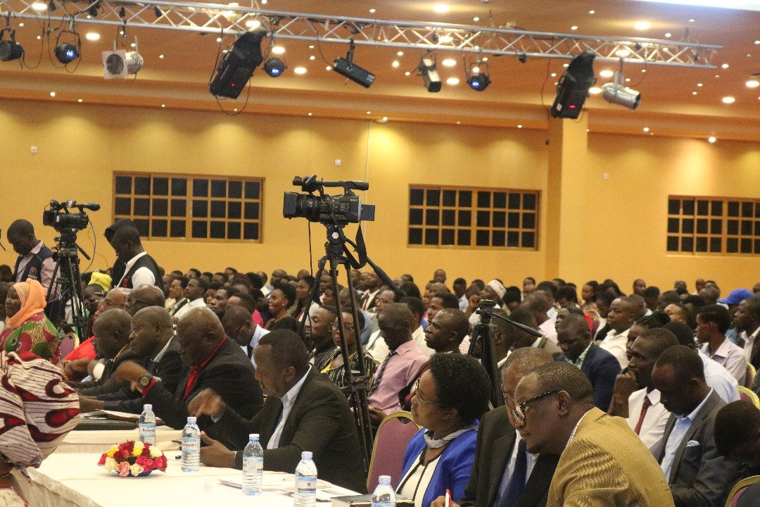 Sambannz's tweet image. I had given up speaking in such symposiums and conferences, I no longer want to give lectures cause when you speak, people say &quot;I was moved&quot; moved to do what?&quot;~ Dr.Kihura Nkuba #UGelectionMoney 
#CampaignFinanceReforms