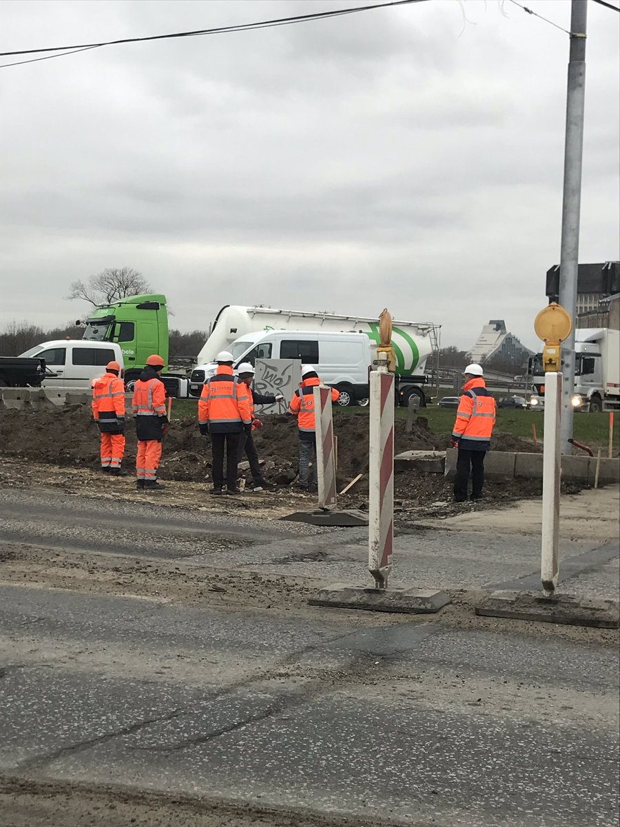 Šķiet, ka šis izsaka visu, kāpēc Salu tilta (un ne tikai) remota darbi notiek tik ilgi un dārgi.