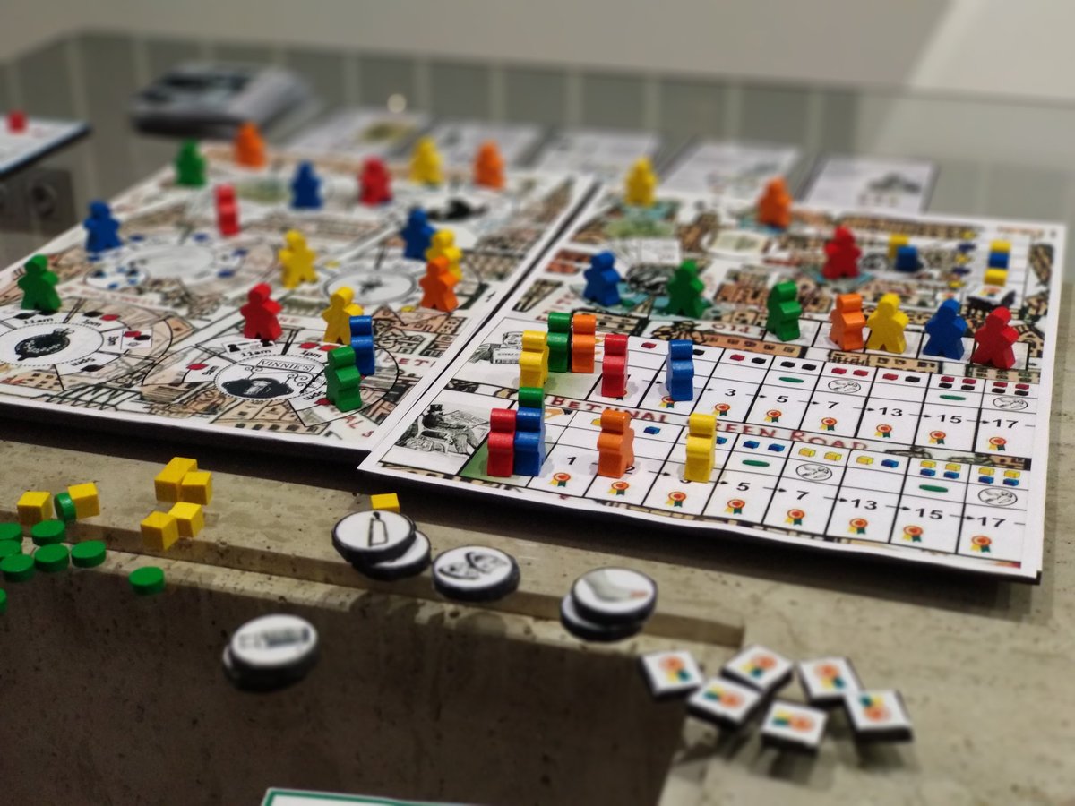 G4MES4G4MERS's tweet photo. Ayer estuvimos haciendo pruebas de #Trepanation de Robin David. Han surgido nuevas ideas y hemos descartado alguna. Ya tenemos ganas de someterlo a "playtesters". 😀 #Juegosdemesa https://t.co/VkxLn7yV2v