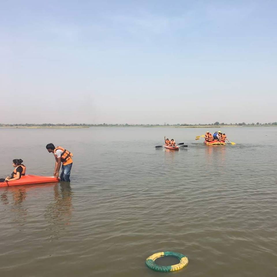 Adventureacade5's tweet photo. #camping⛺
#littlemore😅
#jiguja🤘
#newsquadalert💪🏾
#kayaking🚣
#rafting🌊
#mindgames🤯
#blurredmemories🔰
Gyan Bharti, skill Development centre
.
.
Adventure Academy | #outdoor_adventure_programs | #adventure_camp | #adventure_programs | #himalayan_camp https://t.co/RlHx30ED1X