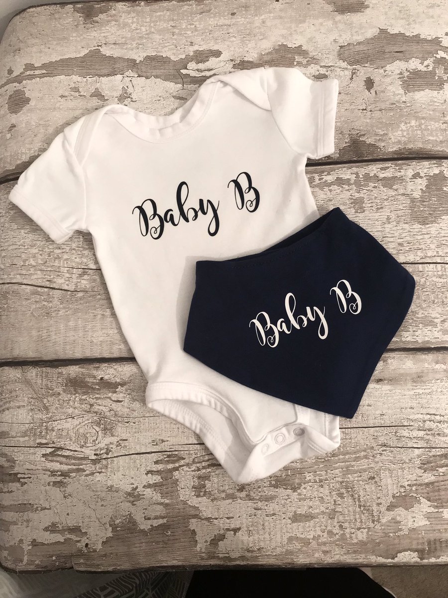 quirkybirdsuk's tweet photo. Did you know we can also personalise clothes?! Here’s a recent order we did for a baby shower. The navy and white looked so good together. 👶🏼
#clothes #personalised #personalisedclothes #babygrow #babyvest #bib #babyclothes #babyshower #navy #white #quirkybirds #smallbusiness https://t.co/plsdU0zdxr
