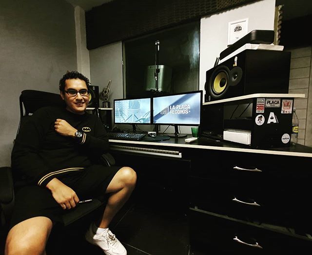 Laplacarecords's tweet photo. @luiszloficial hoy se marcó un tracksote producido por @148.beats https://t.co/ZxadGbB0Bu https://t.co/f3iuQVVKCK