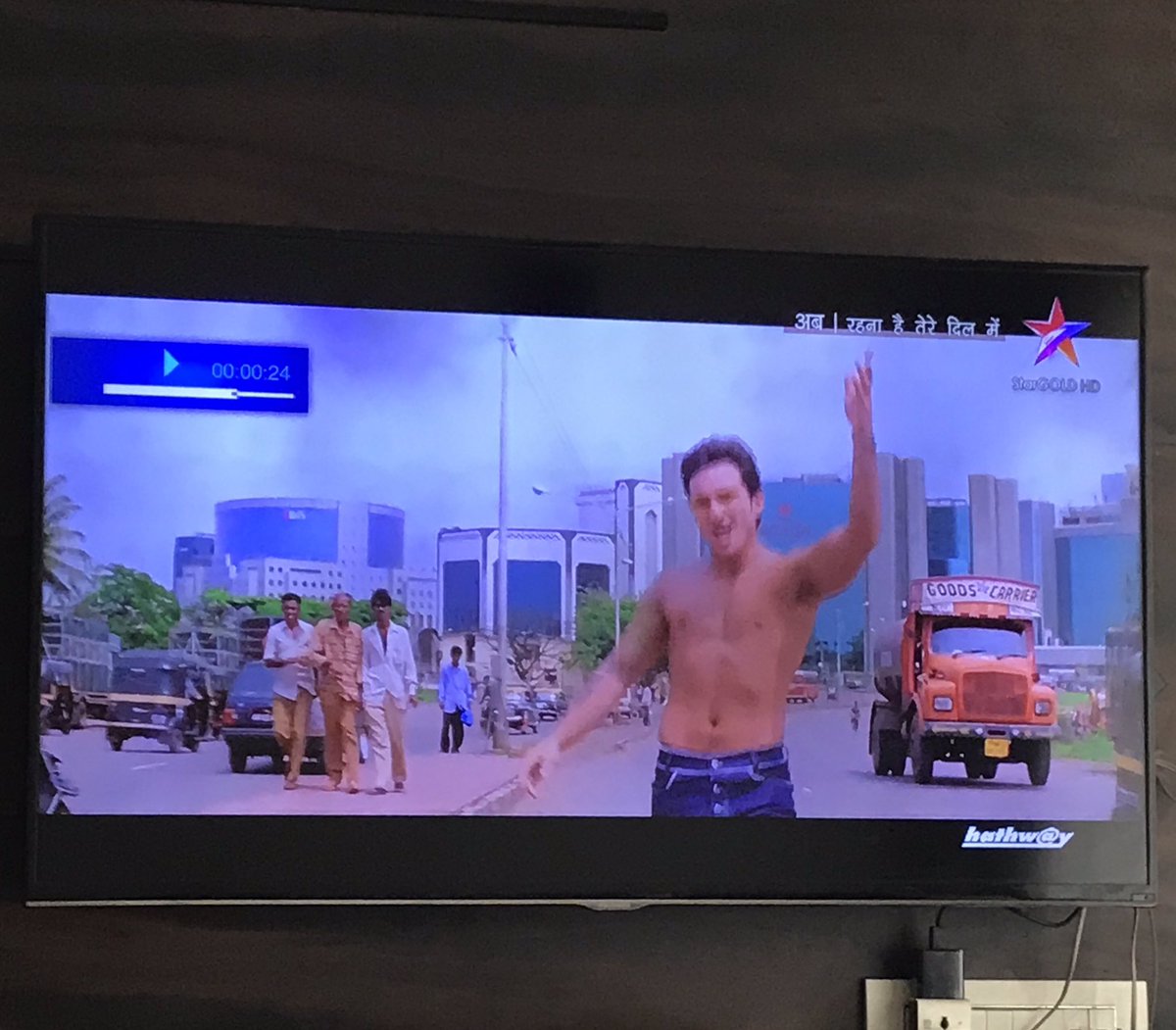 Can someone explain why #SaifAliKhan is running topless in BKC? Case of Bad appraisal? #RehnaHaiTereDilMein #itsthatimeoftheyear