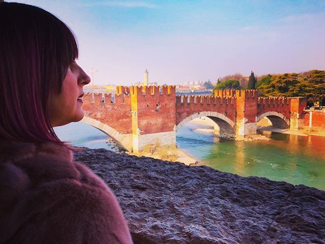 avventube's tweet photo. Il #pontescaligero è una delle più belle vedute di #verona ... The Ponte Scaligero is one of the most beautiful #views of verona ... #verona🇮🇹 #veronaitaly #arenadiverona #volgoverona #ig_verona #igverona #yallersveneto #ilikeitaly #igveneto #italiadasco… https://t.co/zDz0a6m6SZ https://t.co/5hrFFGWvkt