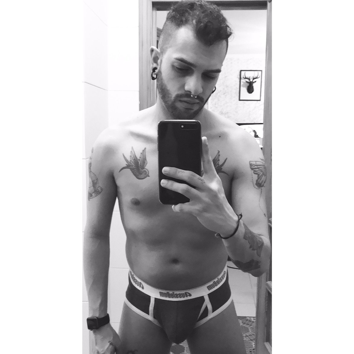 luigigigi90's tweet photo. Grigio come il tempo #odiolapioggia #buongiorno #perdire #gay #man #me #boy #sexygay #beard https://t.co/QVkeLFebOK