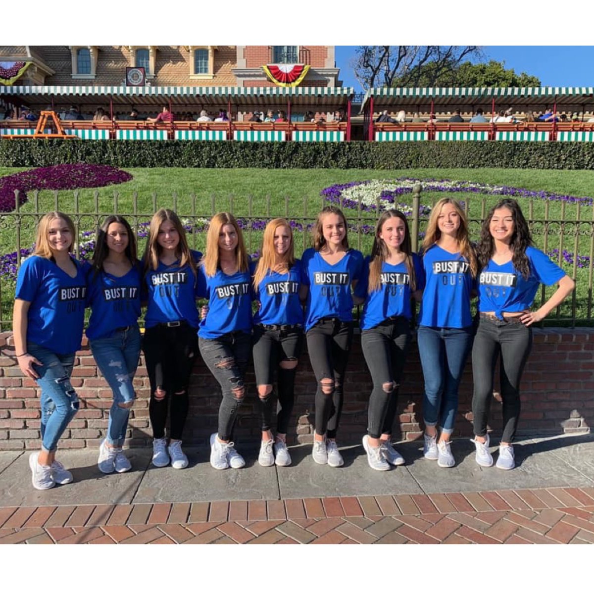 MHSDanceBooster's tweet photo. It’s #nationalsiblingsday2019 Day. Thought we’d share a pic of these #Sisters.  They may have different parents, but these girls are family❤️Come see them perform one last time together this Friday! @MaranaDance @MaranaHS @MaranaSchools @MHS_TUNIT @MHS20192 https://t.co/zV9Ie9tXY6