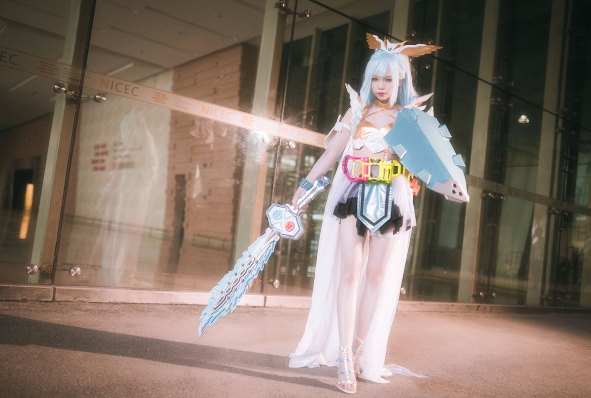 manyu9523's tweet photo. 假面骑士 Brave Legacy Gamer Lv.100 
                       圣遗娘化 
“没有我切不开的东西，手术开始” https://t.co/AAyPjTJFXg