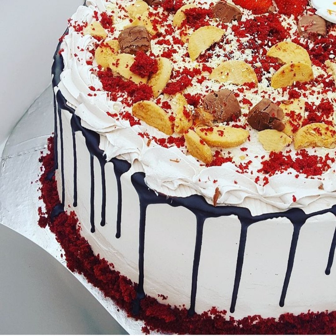 Riqueza_cakes's tweet photo. Sneak peak😁😁😁😁😁
Everything  bright and  beautiful..
There  are some people who just wanna eat cake...Not their  birthdays  actually💃💃💃💃💃💃💃💃💃💃💃
Oya hit me up with cake orders. https://t.co/S2DWb0YYKa