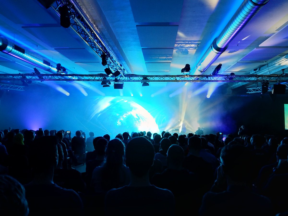 GeraldHaydtner's tweet image. #DevOneConf takes off to new horizons...