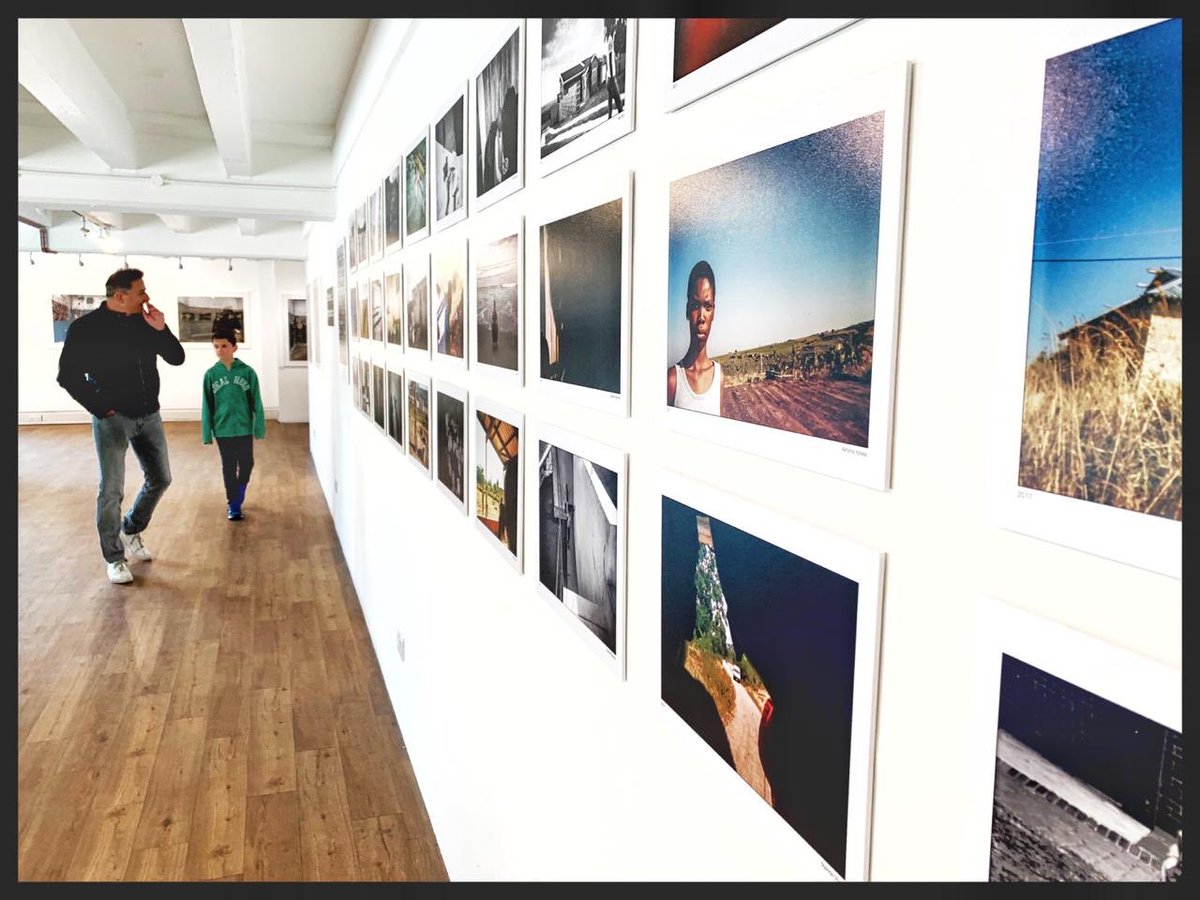 danejeremyhurst's tweet photo. The ‘Freedom of Expression’ exhibition is now fully open! Tune in for the Facebook live stream this evening at 6.45pm UK | 7.45pm SA time. @karl_schoemaker @movingassembly @LyricL @OxoTowerWharf #southafrica #movingassembly #london  https://t.co/22Id9kqQbJ https://t.co/f69hvz9WDA