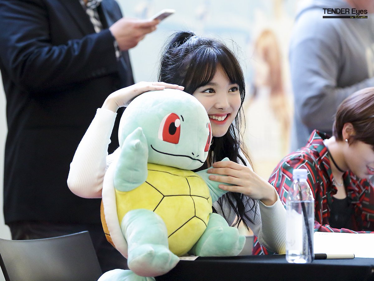 QUEEN DAHYUN 🍸🍹 on Twitter: "#Squirtle for Nayeon #Bulbasaur for  Jeongyeon #Charmander for Dahyun Where jigglypuff for Jihyo?!… "