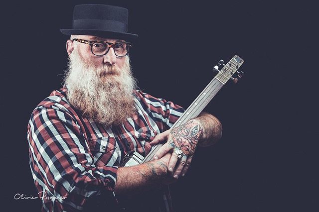 bookfolio_'s tweet photo. @olivier_pasquier https://t.co/84MhdPSzA2 #photographer #barber #photography #book #amazing #music #glasses #pictureoftheday #portfolio #portraitphotography #great #great_captures #pics #focus #moments #studio #bookfolio #fashion #tattoo #portrait https://t.co/QgphCGc8kM https://t.co/Oeuu7ynwx6