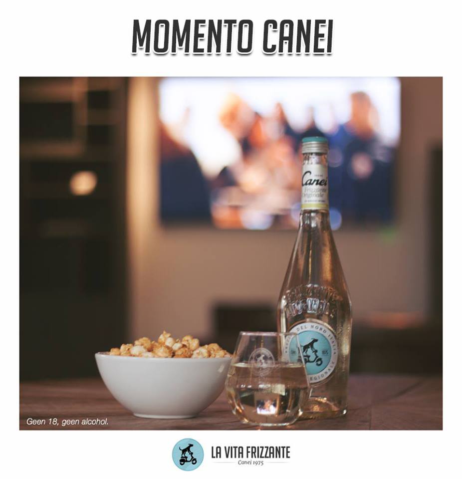 caneispain's tweet photo. ¿Se acerca el fin de semana y no te apetece salir? 
Tenemos el plan perfecto para ti: ¡peli, #Canei y palomitas! 

Porque cualquier ocasión es buena para tener tu #MomentoCanei.

#wine #vino #winelovers #winepassion https://t.co/eiyga9mZAl