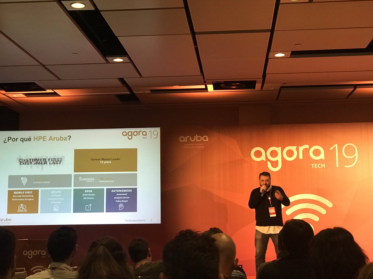 SeringeEDU's tweet image. Iniciando sesión de agora tech19 #agoratech @ArubaNetworks .
