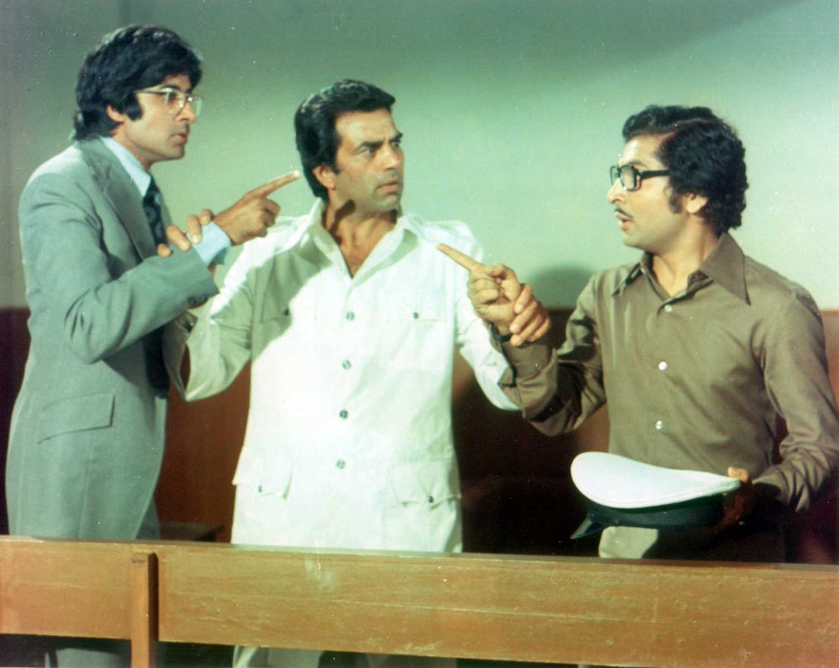 Bollywoodirect's tweet photo. 44 Years of #ChupkeChupke; 11/04/1975. It was directed by #HrishikeshMukherjee dialogues written by Gulzar. It stars #Dharmendra, #SharmilaTagore, #AmitabhBachchan, #JayaBachchan, #OmPrakash, #UshaKiran, #DavidAbrahamCheulkar, #Asrani & #KeshtoMukherjee. Your fav. dialogues? https://t.co/m3ZEQek2bg