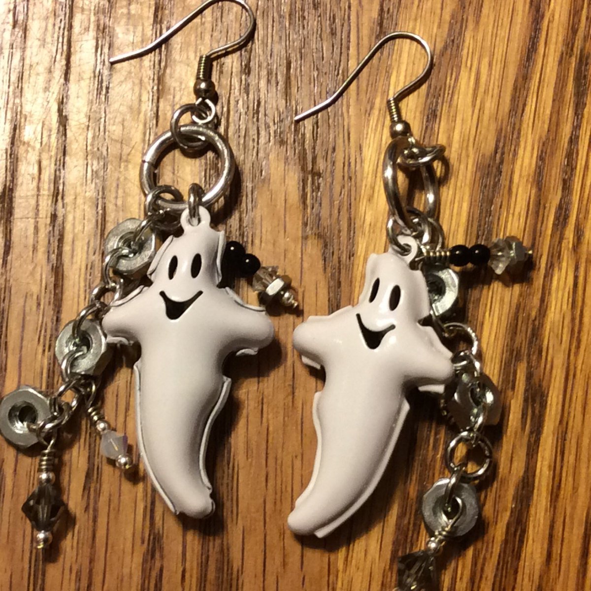 B5zen2's tweet photo. Spooky Ghosts with Swarovsky Chains to Rattle!!! https://t.co/0L35PJQof9 #Etsy #DEspirit #Earrings https://t.co/CJjZIIRvHR