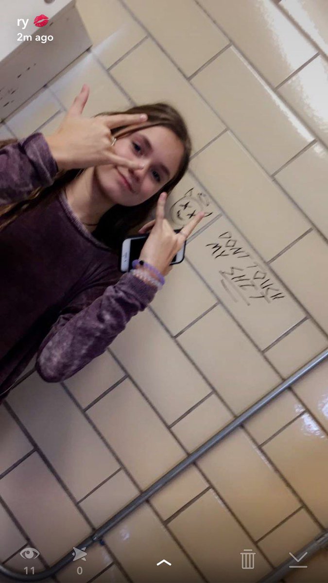 rileyawolfe's tweet image. happy birthday dd! love and miss you and all the fun times we had together! get together soon! ❤️🤩💜 #javaupdate #futurelion #joshy #sg @avafenske