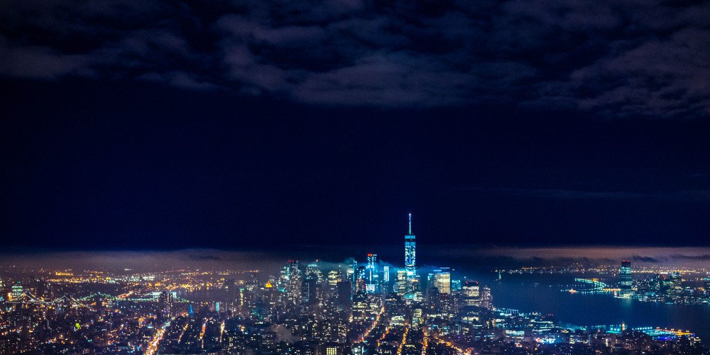 BirdsCanada's tweet photo. How does artificial light at night affect migrating birds? Research explained by @DMennill in the @nationalpost: https://t.co/J1PqOcOpLb https://t.co/20jmiq54fi