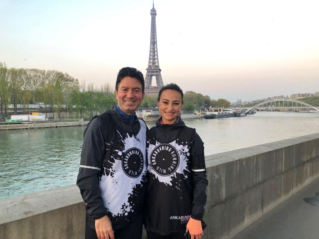 R E A D Y 🇫🇷 🏅

Ekibimizden Çiğdem ve Vedat, Pazar sabahı koşulacak olan Paris Maratonu @marathonparis için ufak bir şehir turu yaparak bacakları ısıtıyor. Şimdiden başarılar! 💪🏻

#ANKARUNNING
#runningwild
#rememberthisname 
#weletthemilesfly*
#marathonparis