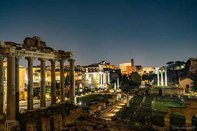MeNamePotato_'s tweet photo. #fororomano #coliseo #noche #largaexposicion #roma #romanforum #coliseum #nighfotography #longexposure #rome #🥔 https://t.co/k0A4FGyjdR https://t.co/KNANtRpLzY