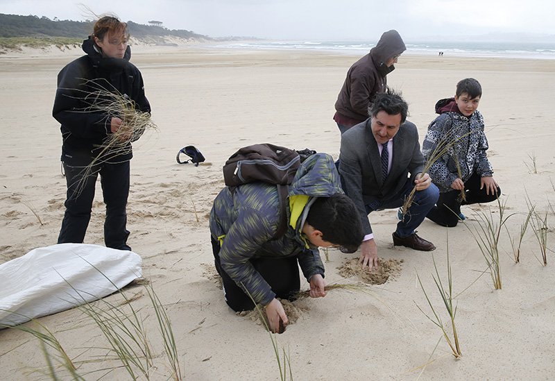 otsrural's tweet photo. Hoy ha sido un de #Exploratucosta, un programa piloto de #EducaciónAmbiental de la @Cantabria_Rural que amplia y completa @ExploraTuRio. Queremos acercar el entorno costero y sus ecosistemas a jóvenes rurales del interior de Cantabria.
https://t.co/MSNhIfwphf https://t.co/jvyi3HmW4x