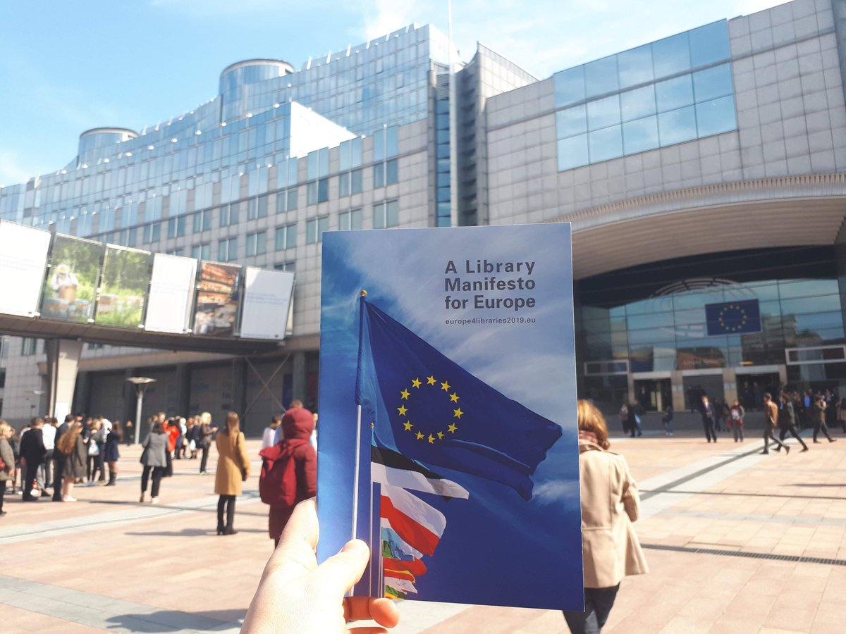 LibrariesEU's tweet photo. Libraries matter for Europe - and Europe matters for libraries.
Ahead of the #EP2019 elections, we present the #LibraryManifesto for Europe to Members of the @Europarl_EN 💪
https://t.co/7LTCR76Z6e @IFLA @eblida @LIBEReurope @SPARC_EU #ThisTimeImVoting https://t.co/AOGG53YQ9u