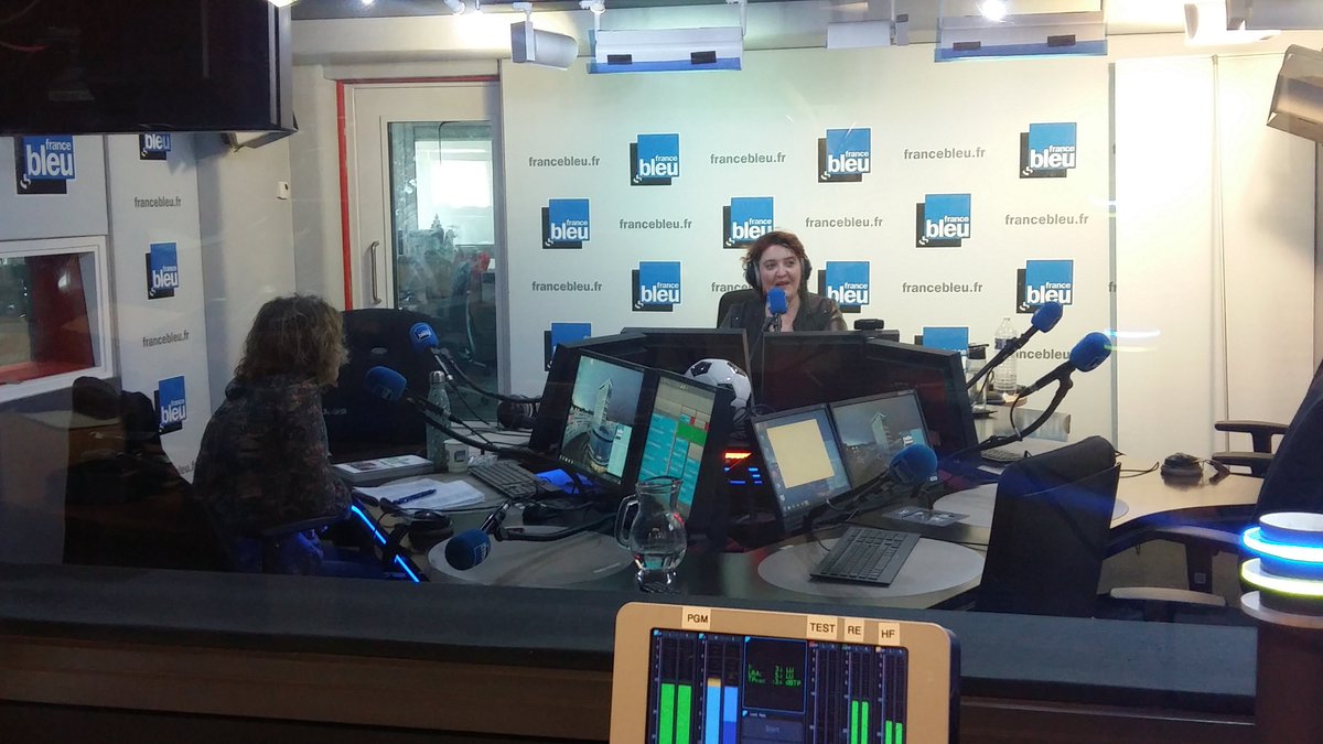 P.-O. Prenassi (@po_prenassi) on Twitter photo #live Camille Lancry : "quand on accueille des gens chez soi, on reçoit énormément, presque plus que ce que l'on donne" <a href="/francebleu/">Guédon Laurent</a> <a href="/TanaEditions/">Tana éditions</a> #live Camille Lancry : "quand on accueille des gens chez soi, on reçoit énormément, presque plus que ce que l'on donne" <a href="/francebleu/">Guédon Laurent</a> <a href="/TanaEditions/">Tana éditions</a>