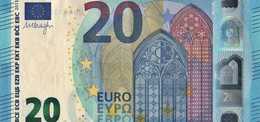 マライ メントライン 職業はドイツ人 ちなみにユーロ通貨のデザインでは 紙幣 は無国籍っぽく 貨幣はお国柄っぽくというコンセプトがあります ということで ７種類のユーロ札に描かれているのは 時代ごとのヨーロッパの建築様式 を象徴化した 架空の