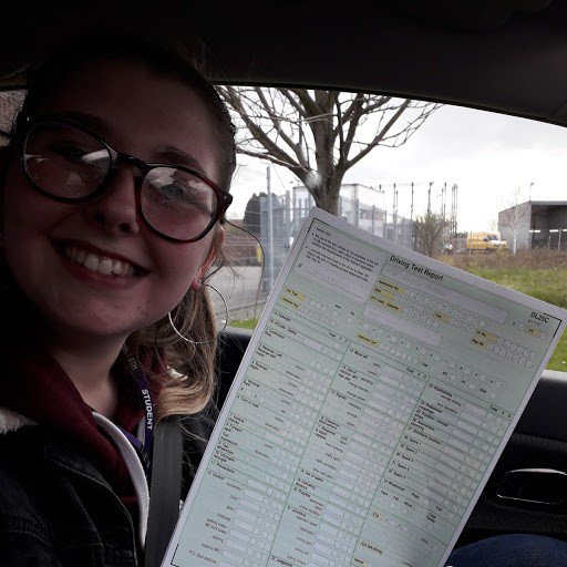 Congratulations to Emily Robson who passed 1st time on the 4th April with a clean sheet! Well done Emily, we are wishing you all the best for the future - from your instructor Angus, and the rest of the Elite Team! 
#Driving #Lessons #Hull