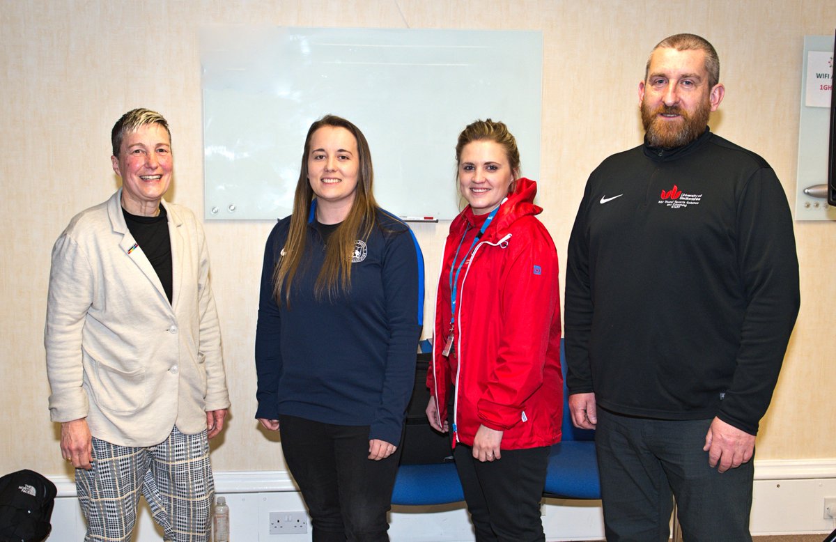 uniofbeds_SSPA's tweet photo. 🗨️ | @uniofbeds lecturer @UOBAnalysis presented @fnhospice to a packed room of girls aged 11-16 who are interested in careers in sport, hosted by @AULGFC! 🏃‍♀️🚴‍♀️👟

#GoTeamBeds https://t.co/onrBzE9ebx