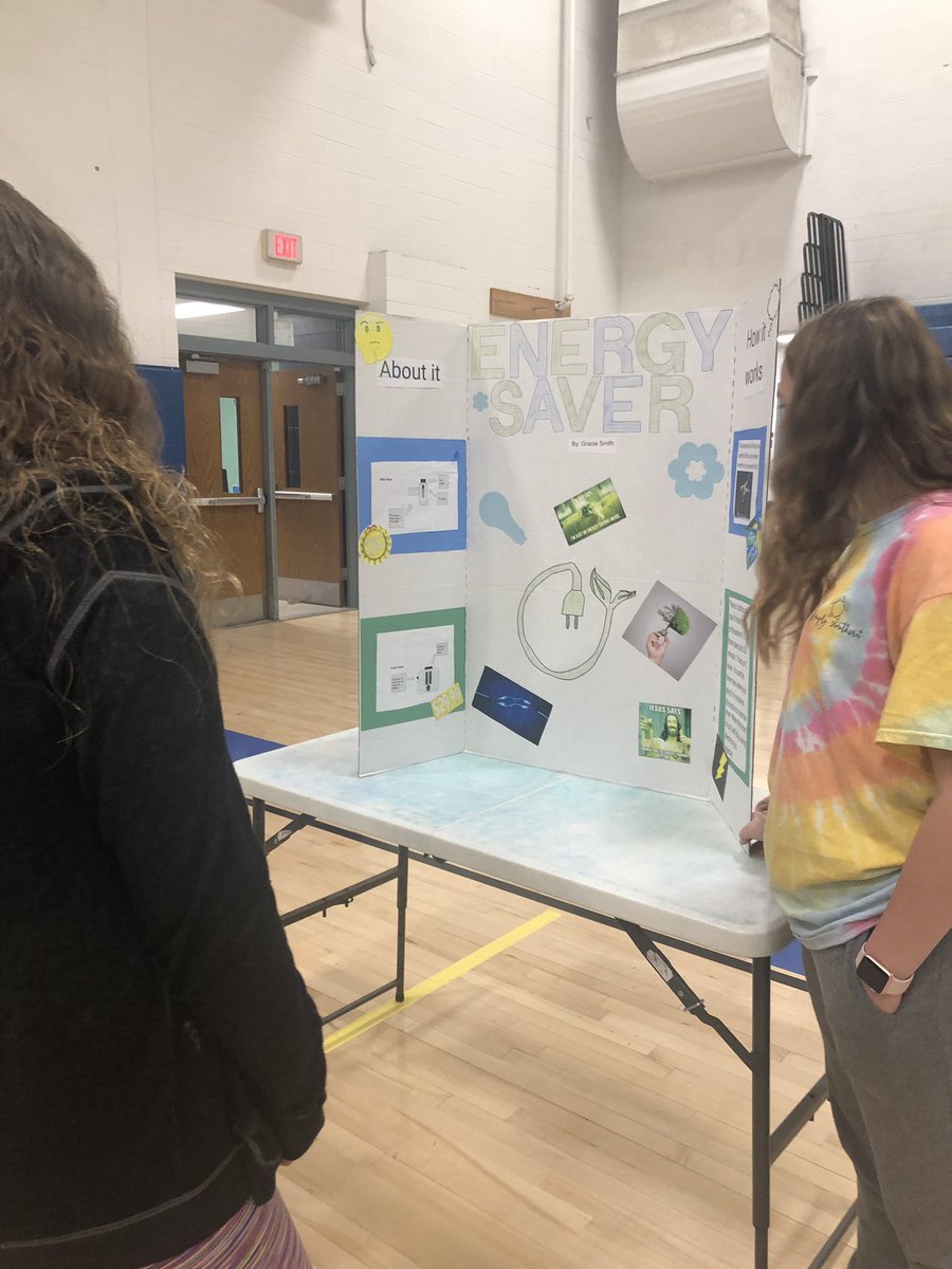 carriebholloway's tweet photo. 8th grade Team Apollo presented some amazing ideas in their #GeniusHour Showcase today! Way to #BeRoyal #LifelongInnovators #OpenCommunicators @Cassidy_Royals @SVAPrincipal475 https://t.co/cwOtkDEAHE
