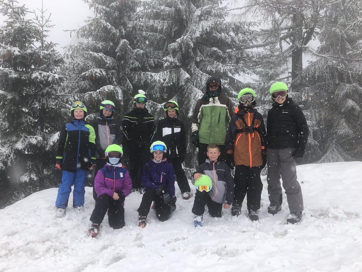 IainMartin19's tweet photo. End of day 4 after fantastic day’s skiing @TaverhamHall  #funinthesnow https://t.co/FapLnxJLKI