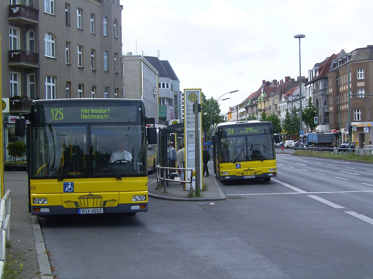 F_Schoenebeck's tweet photo. Einstimmiger #Beschluss der #BVV #Reinickendorf: Die #BVG soll die #Entschädigung von Fahrgästen für #Ausfälle und #Verspätungen endlich #Online ermöglichen. Bisher pro Fall: Formular ausdrucken, ausfüllen, abschicken - abschreckend und kompliziert. Wann geht's los @BVG_Kampagne? https://t.co/knTiUCPdZT