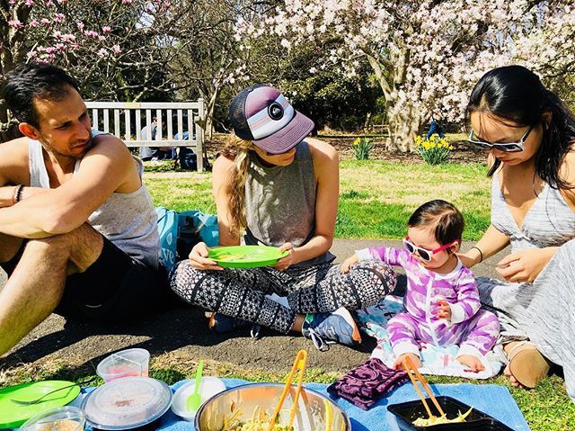 plantbasedyogi's tweet photo. Overjoyed to enjoy a Spring picnic in Marquand Park. The magnolias were in glorious full blossom. Sweet potato strawberry pancakes and spicy soba noodles make a great combo 🍜🍓
.
.
.
.
#spring #picnic #plantbasedfamily #plantbasedkids #veganbrunch #br… https://t.co/GNXtQ1T5At https://t.co/hEHbML9hkg