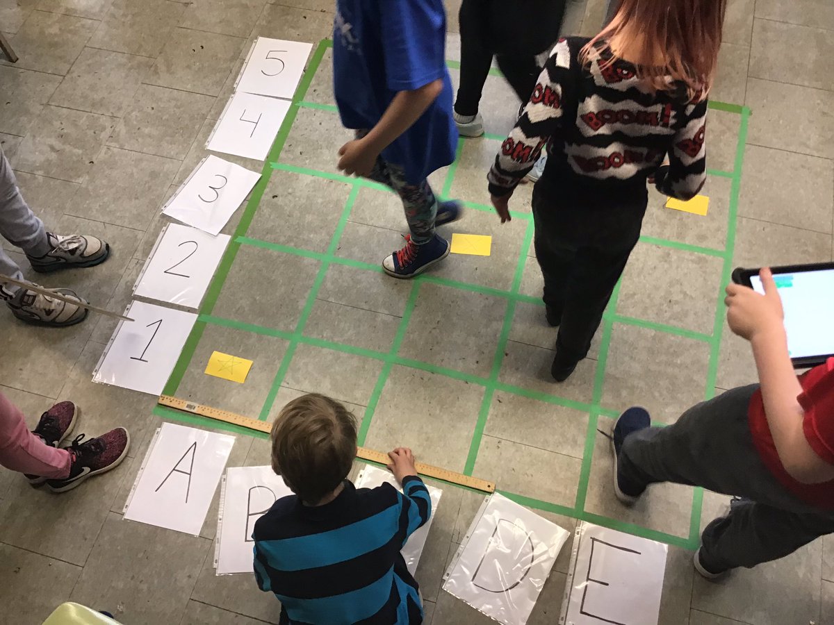msmlekuz's tweet photo. We held our first #DashCodingChallenge last Friday! 🤖 @adelaide_HWDSB @HWDSBmath https://t.co/qq33HjU4ii