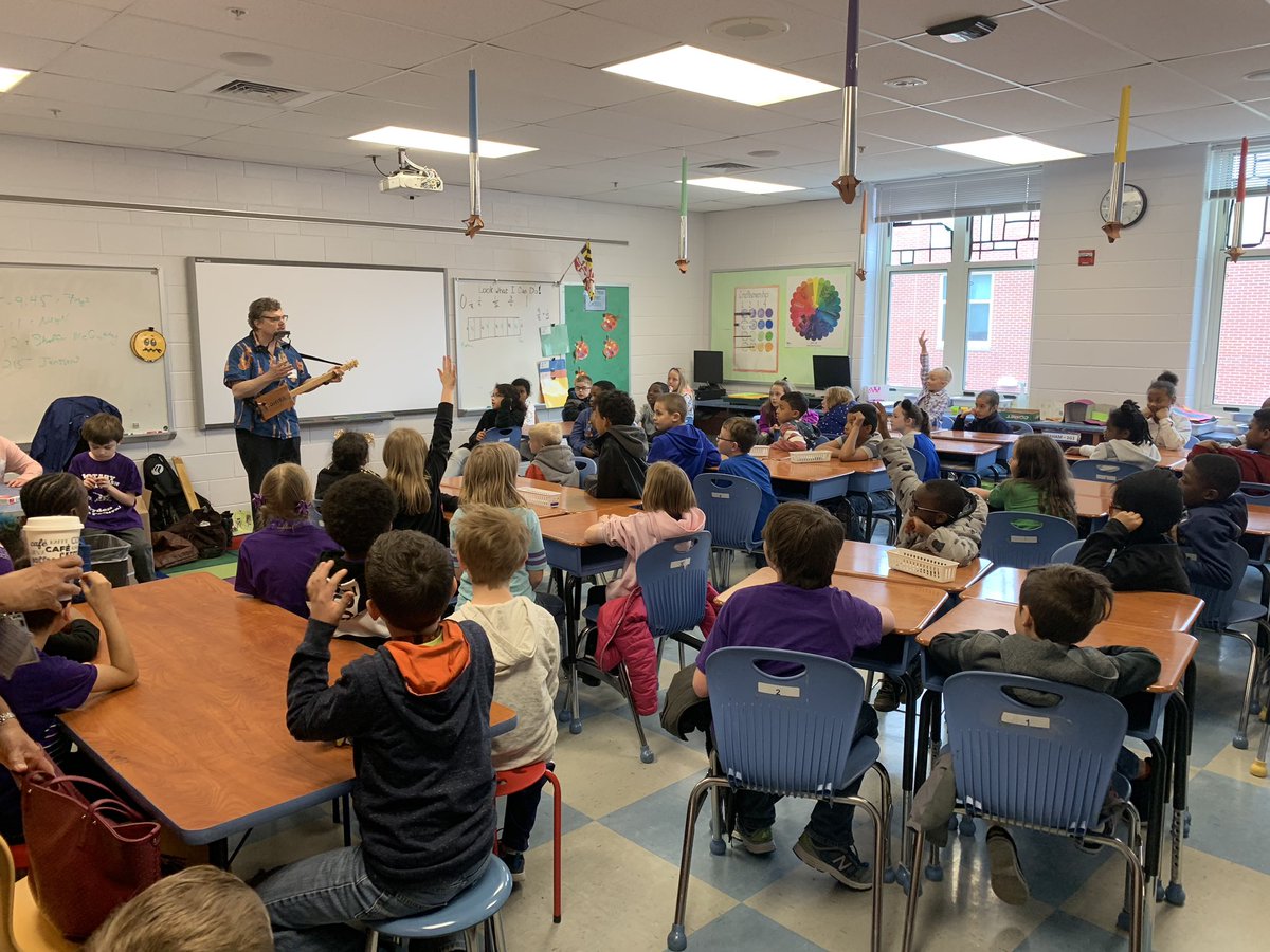 PHES_EEE's tweet photo. On Friday we had Curtis Blues from #yamd Young Audiences of Md come in and integrate music with math to create a 1 stringed guitar! #STEAM #eeeaacps #aacpsawesome #PHESpride #ARTSINTEGRATION https://t.co/PzxDE8NxP8