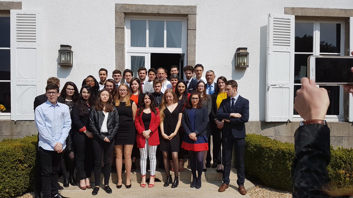 Les étudiants de 2 BTS du lycée Jean Monnet <a href="/JeanLimoges/">Lycée Jean Monnet Limoges</a> ont été recus à  la Chapelle Saint Martin  par leur parrain de promotion.
Accueil remarquable et repas succulent. 
Un grand merci au Chef Gilles Dudognon.