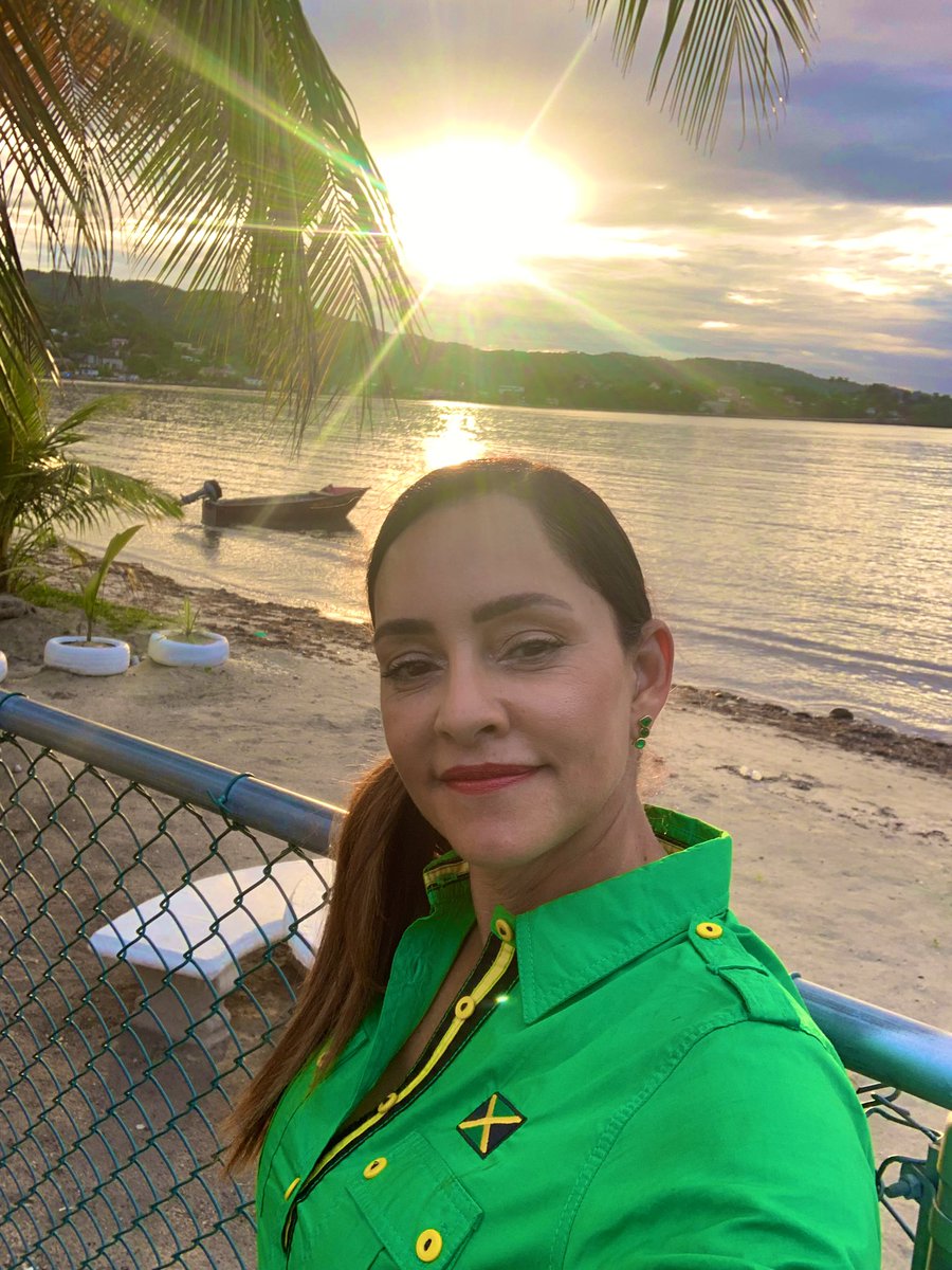 GM #Jamaica! My wish is that you all dream, believe in your dreams &amp; take the steps to make those dreams come true. #AMV #StepToday #WeCan #DreamBig #Believe #WorkForItNow #OneJamaica #OneLove #Blessings my #Portland 🇯🇲🙏🏼❤️