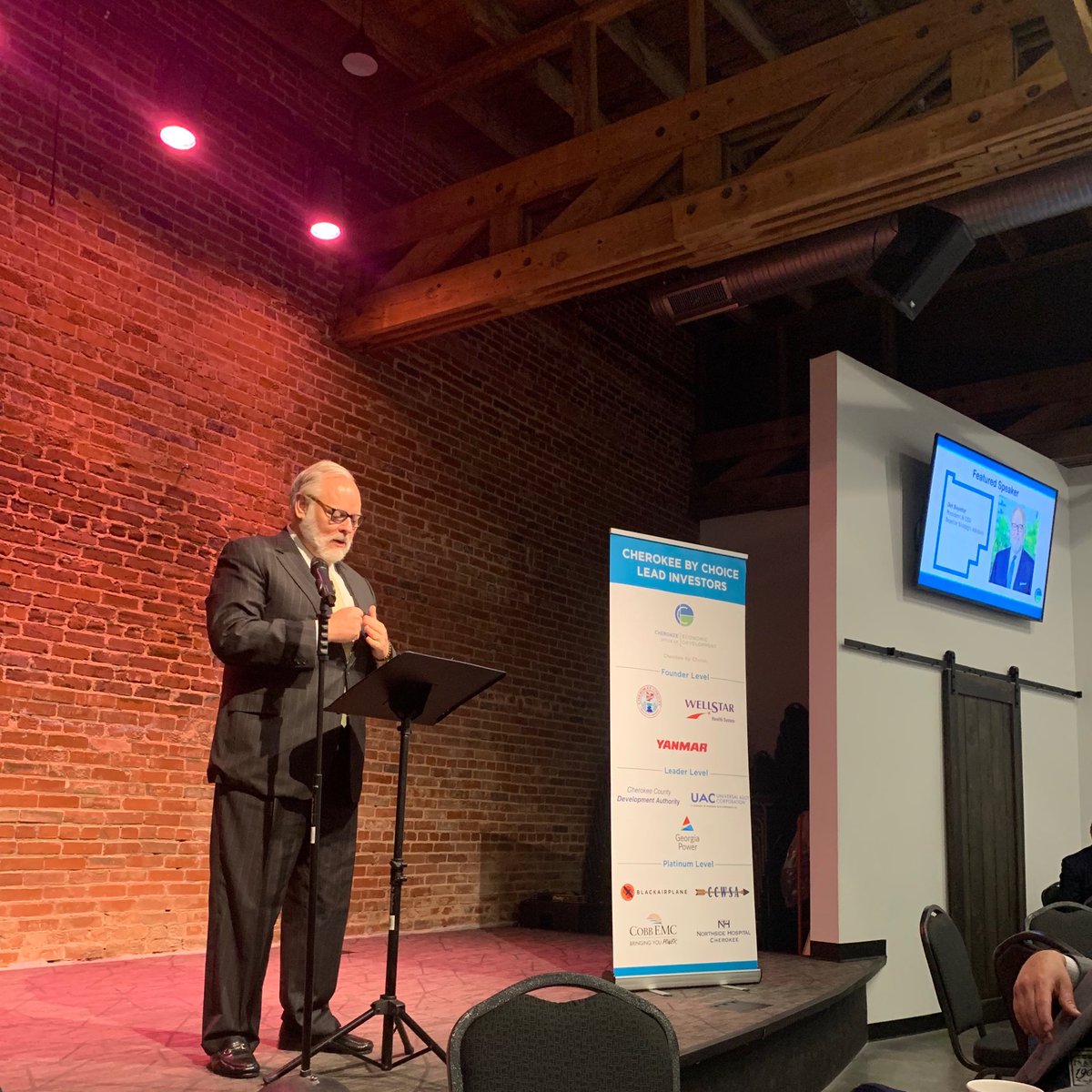 TracyKingSharp's tweet photo. Del speaking at Cherokee by Choice Investor Meeting. ⁦@CherokeeOED⁩ ⁦@Del_Boyette⁩ https://t.co/GGnk0dCOwd