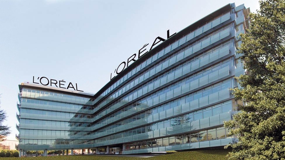lorealspain's tweet photo. Desde 2018 aplicamos #InteligenciaArtificial en nuestros procesos de selección y Big Data a nuestro sistema de valoración y cooperación entre empleados, a través de los programas #TheBeautyLab y #Coop360. https://t.co/36daqCDwlv https://t.co/JiIMRpL2pI